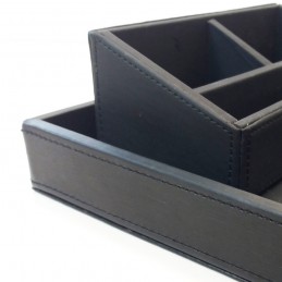 Zoom plateau en cuir noir